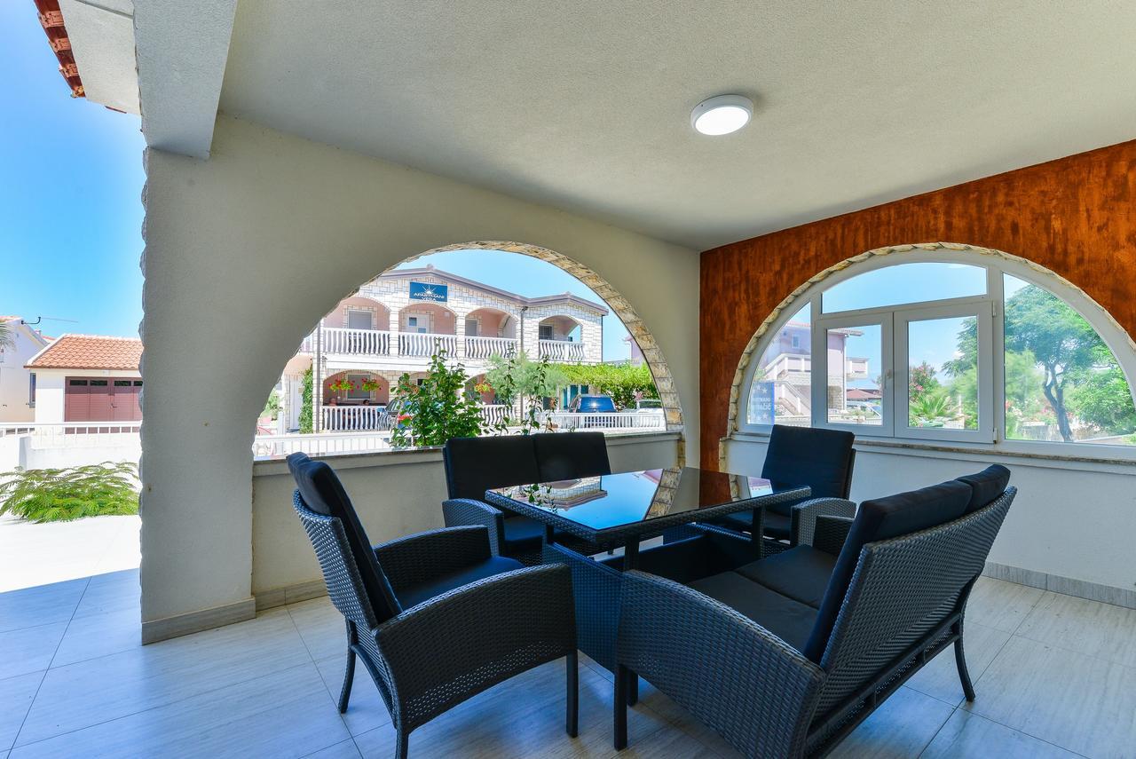 Apartments Lucica Vir Exterior photo