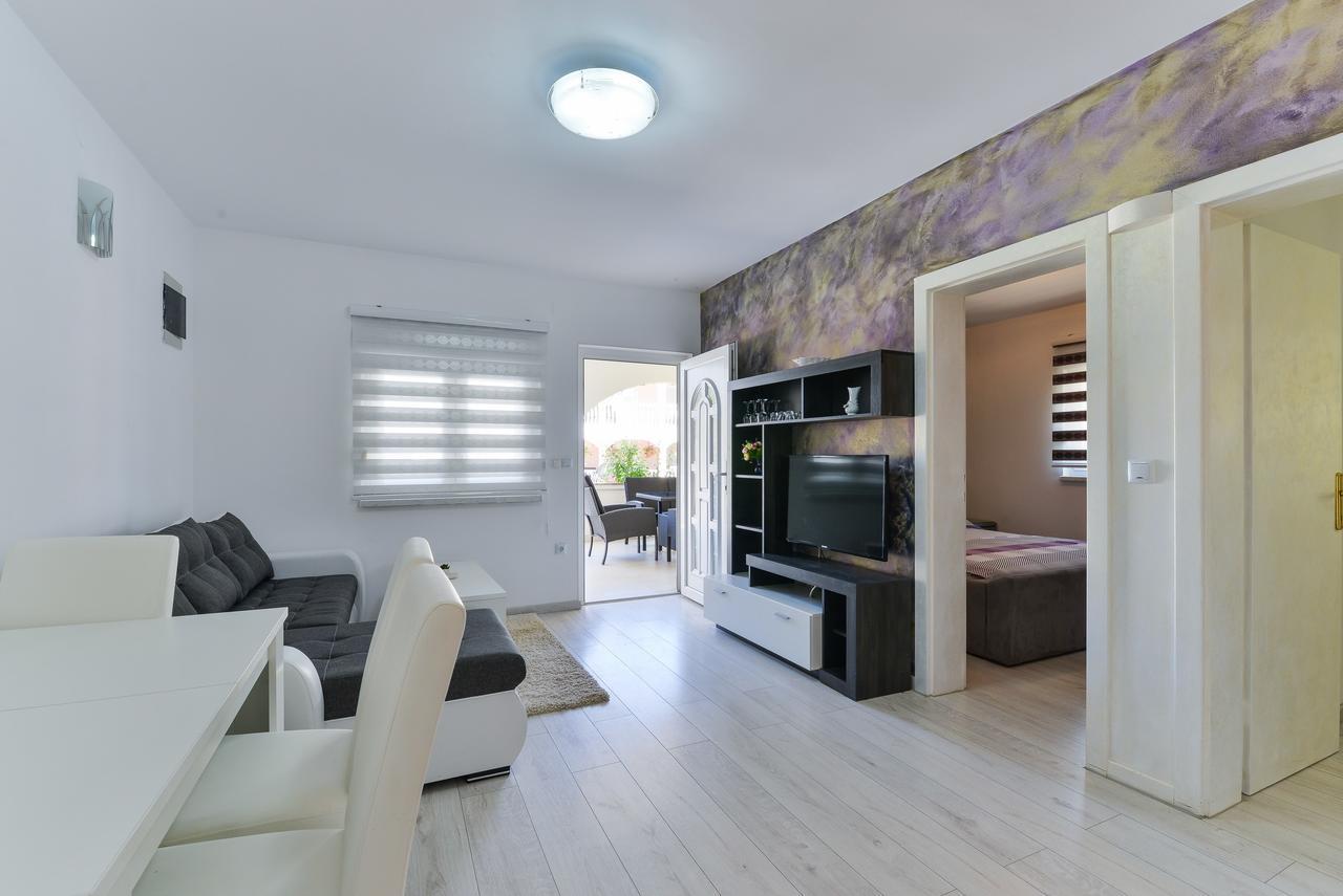 Apartments Lucica Vir Exterior photo